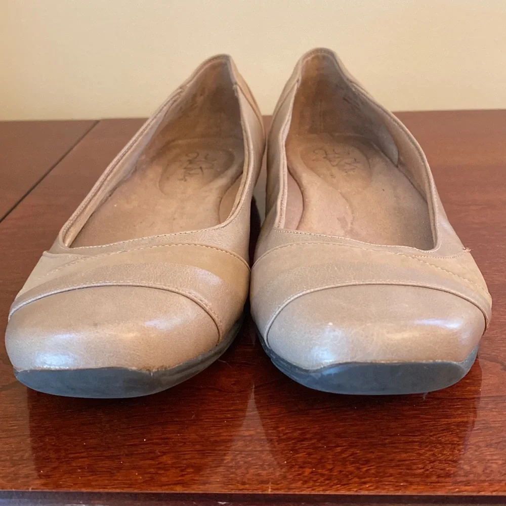 Life Stride Soft System Tan 9.5M Comfort Chic Suede Leather Minimalist Flats